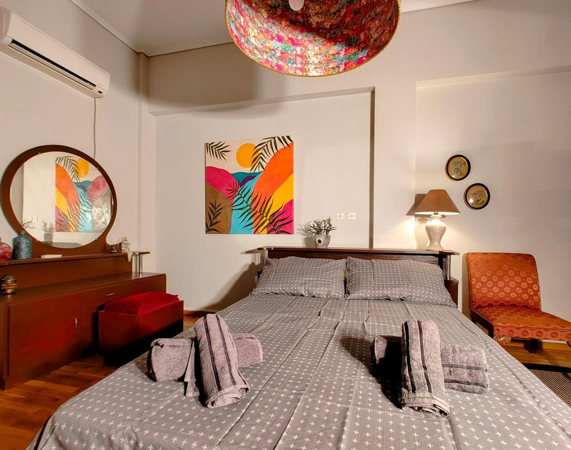 Grande Gregory 5' Metro Station Apartment *