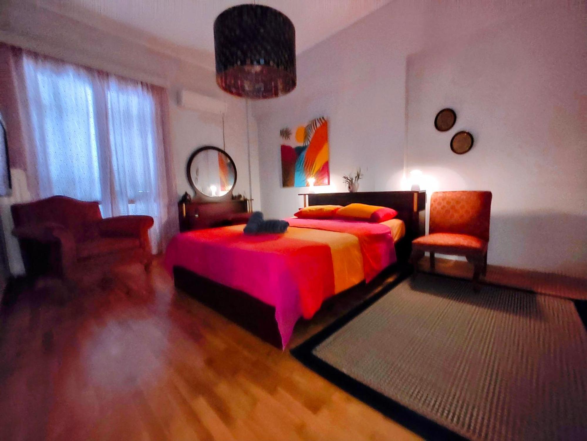 Grande Gregory 5' Metro Station Apartment *