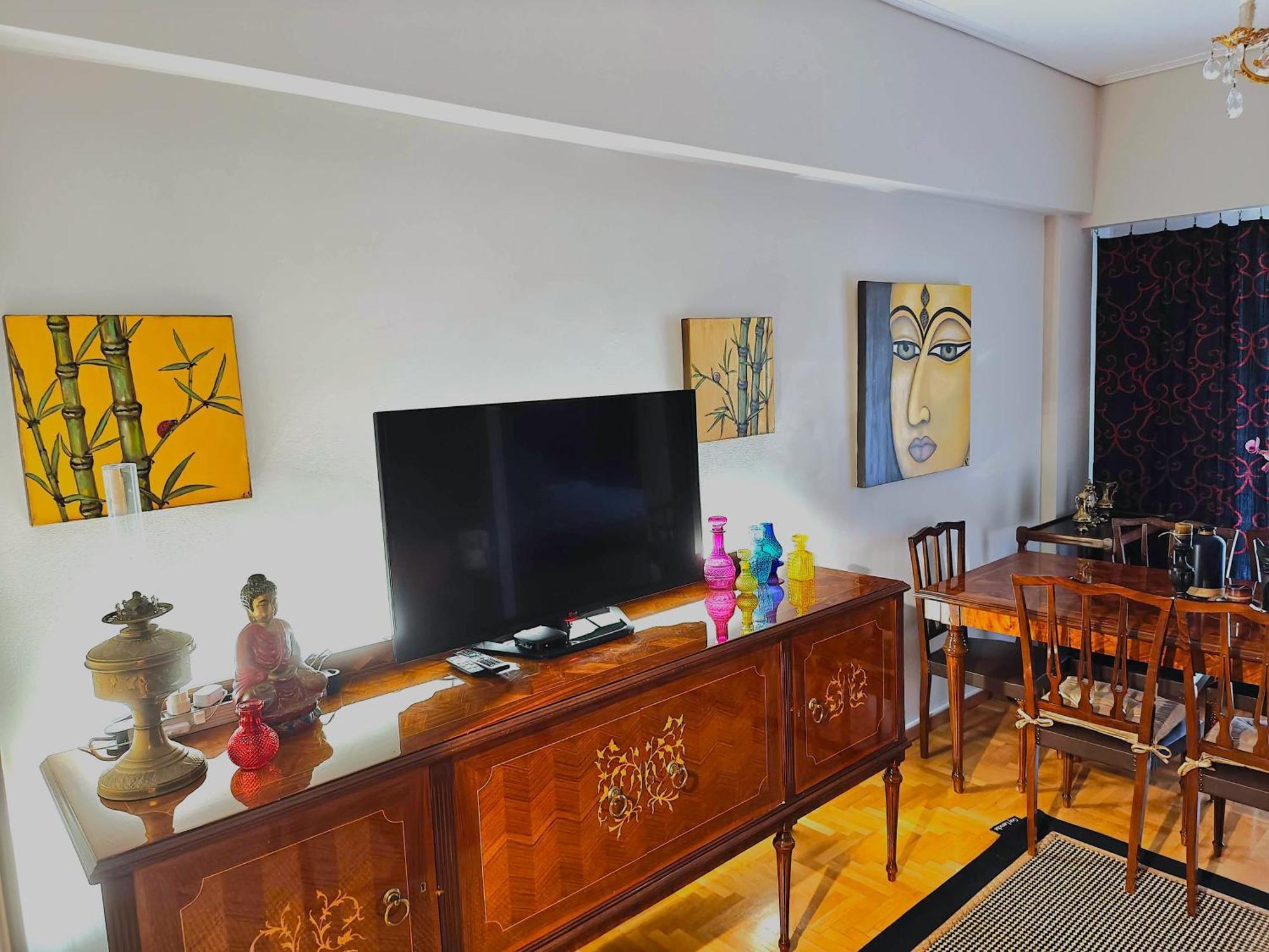 Grande Gregory 5' Metro Station Apartment *