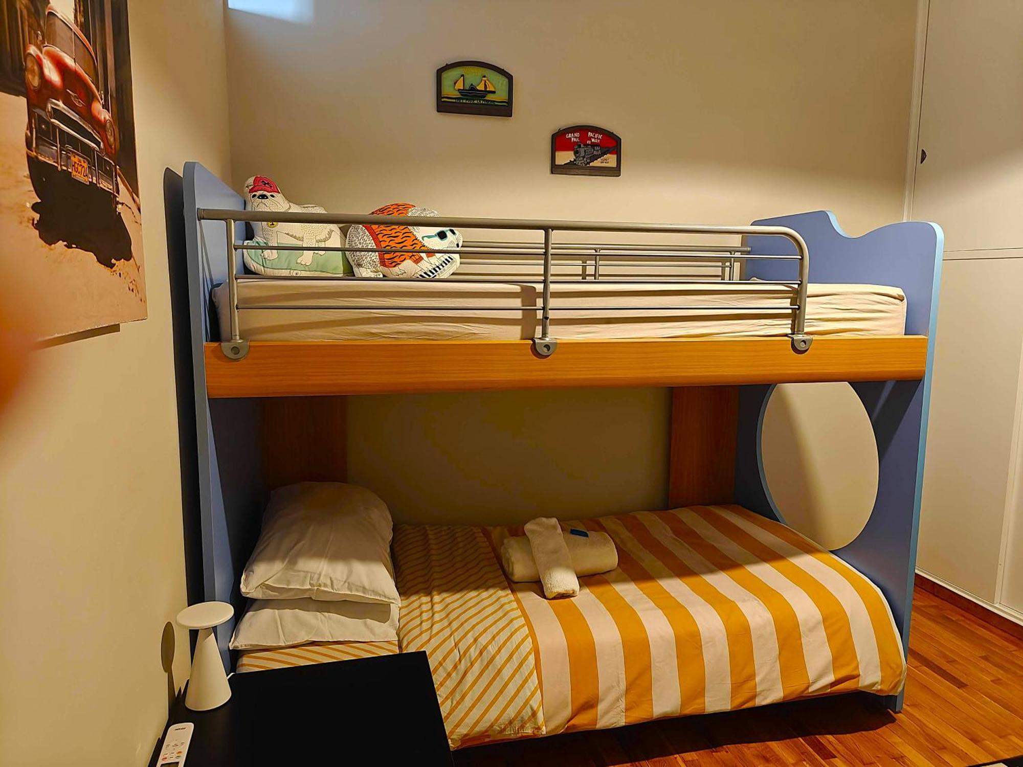 Grande Gregory 5' Metro Station Apartment *